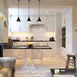 Stunning Chelsea Flat