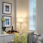 Stunning Chelsea Flat